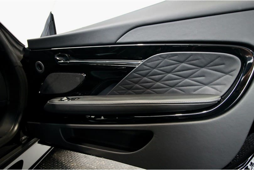 Aston Martin Db12 The Supercar Rooms (27)