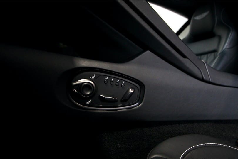 Aston Martin Db12 The Supercar Rooms (31)