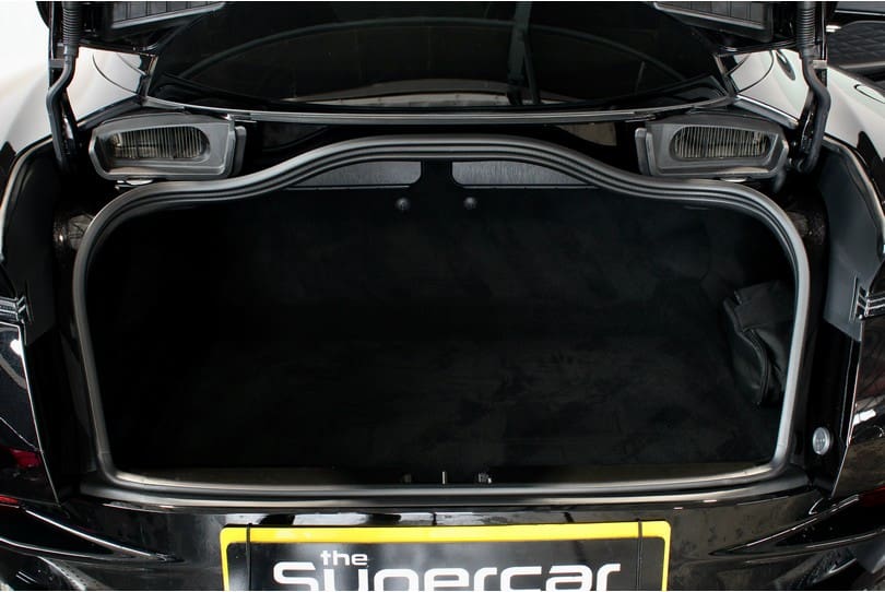 Aston Martin Db12 The Supercar Rooms (40)