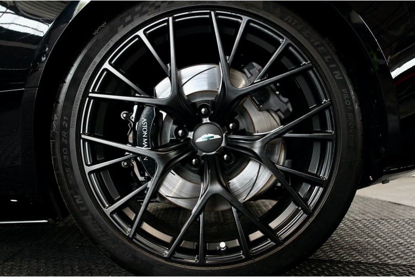 Aston Martin Db12 The Supercar Rooms (42)