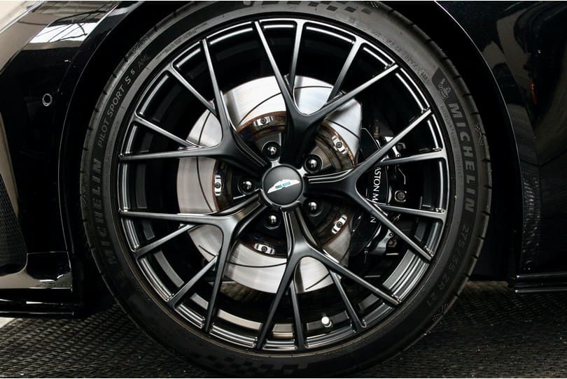 Aston Martin Db12 The Supercar Rooms (43)