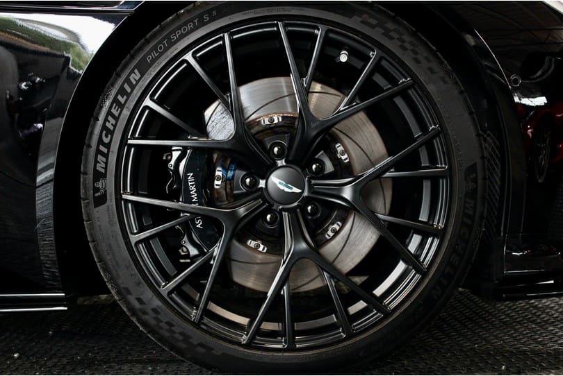 Aston Martin Db12 The Supercar Rooms (45)