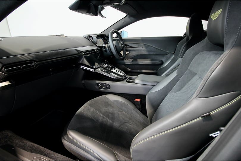 Aston Martin Vantage The Supercar Rooms (12)