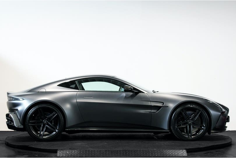 Aston Martin Vantage The Supercar Rooms (2)