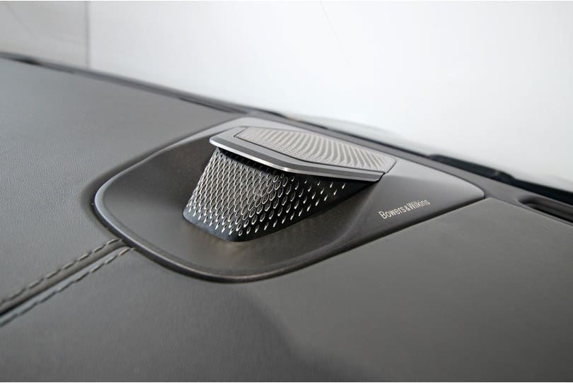 Aston Martin Vantage The Supercar Rooms (20)