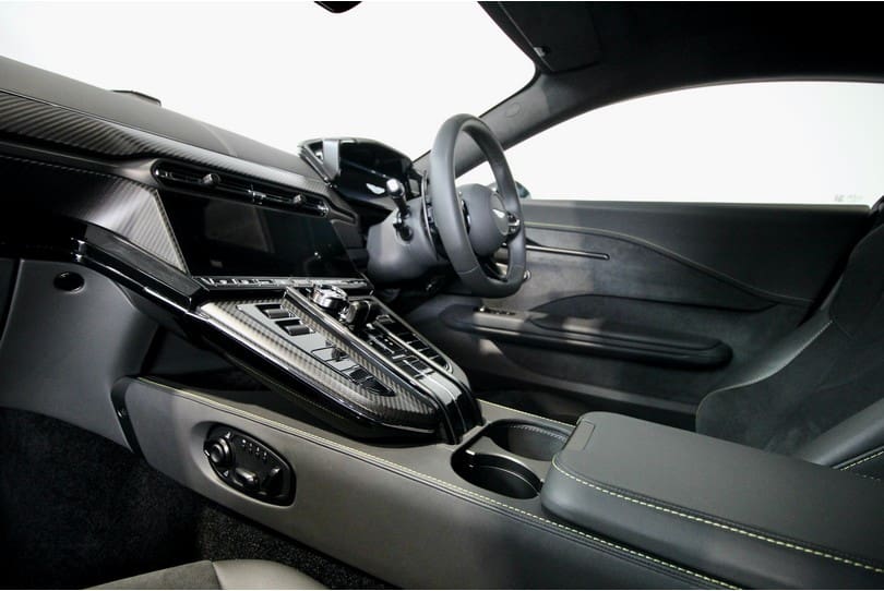 Aston Martin Vantage The Supercar Rooms (27)