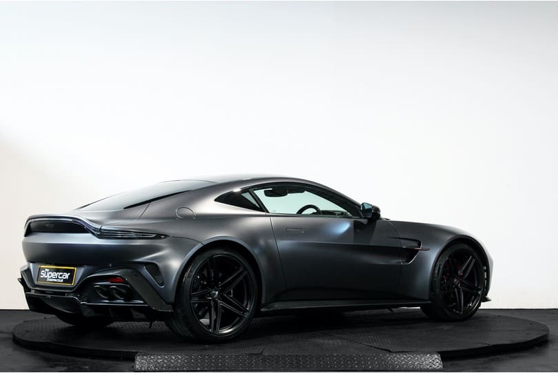 Aston Martin Vantage The Supercar Rooms (3)