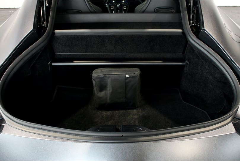 Aston Martin Vantage The Supercar Rooms (34)