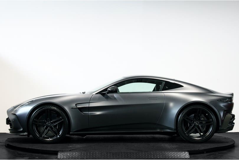 Aston Martin Vantage The Supercar Rooms (6)