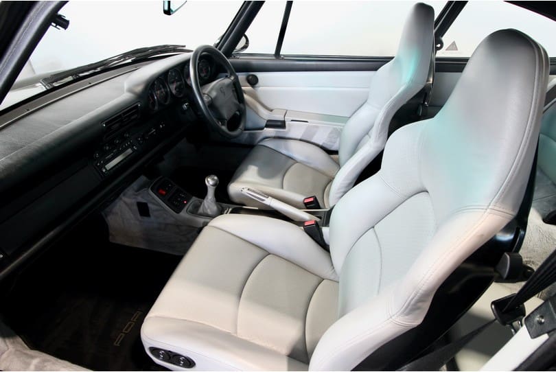Porsche 993 Carrera S The Supercar Rooms (12)