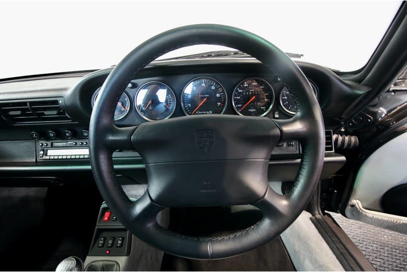 Porsche 993 Carrera S The Supercar Rooms (13)