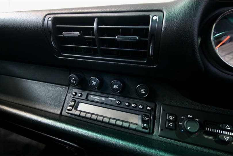 Porsche 993 Carrera S The Supercar Rooms (15)