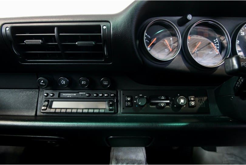 Porsche 993 Carrera S The Supercar Rooms (16)