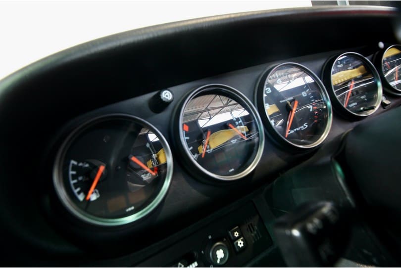 Porsche 993 Carrera S The Supercar Rooms (17)