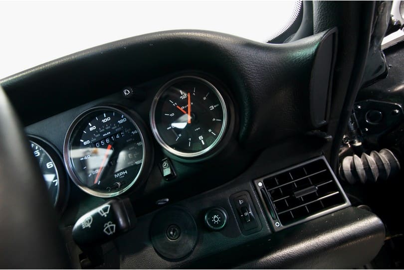 Porsche 993 Carrera S The Supercar Rooms (19)