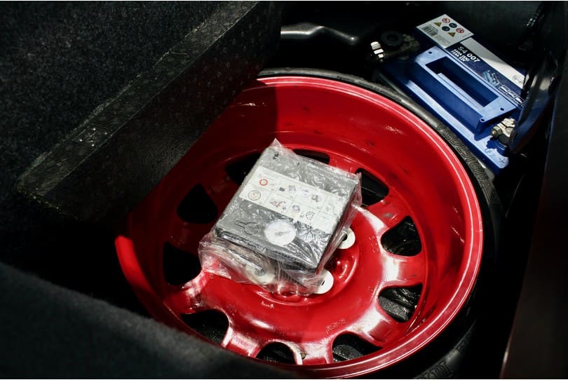 Porsche 993 Carrera S The Supercar Rooms (27)