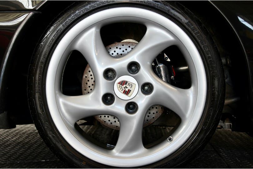 Porsche 993 Carrera S The Supercar Rooms (31)