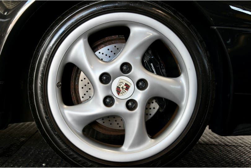 Porsche 993 Carrera S The Supercar Rooms (32)