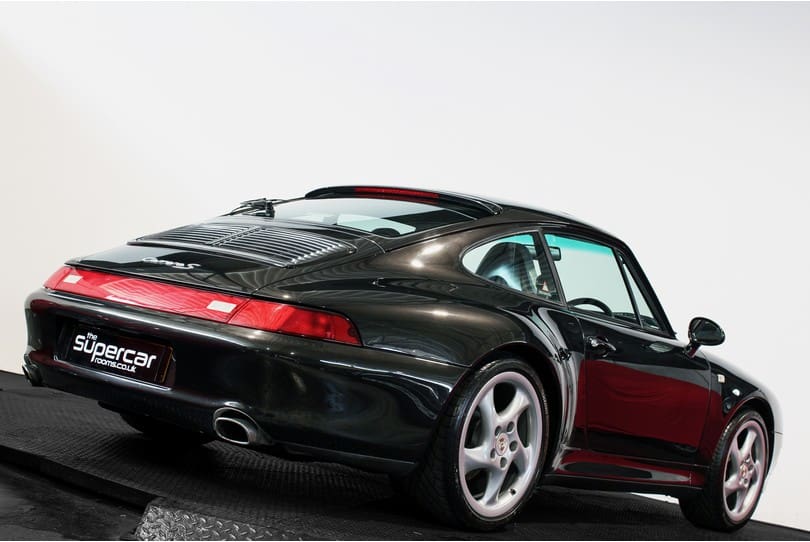 Porsche 993 Carrera S The Supercar Rooms (47)