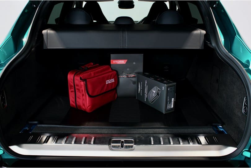 Aston Martin Dbx 707 Amr24 The Supercar Rooms (48)