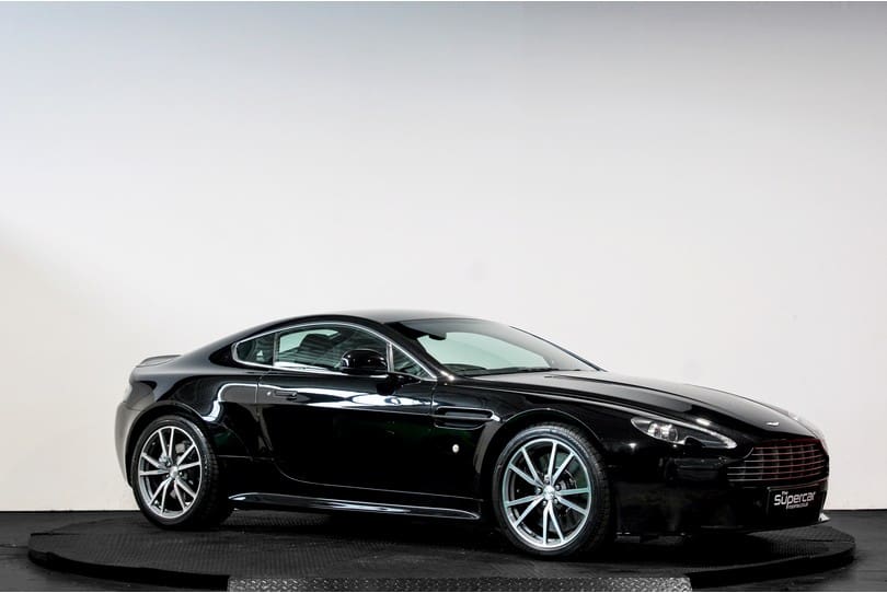 Aston Martin Vantage S The Supercar Rooms (1)