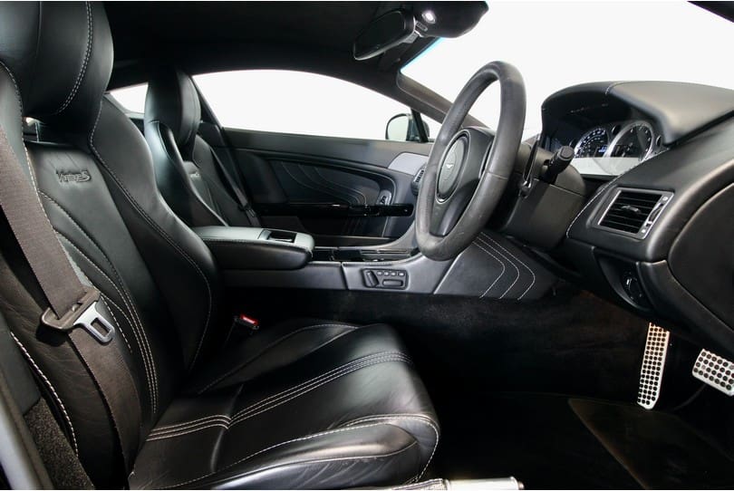 Aston Martin Vantage S The Supercar Rooms (10)