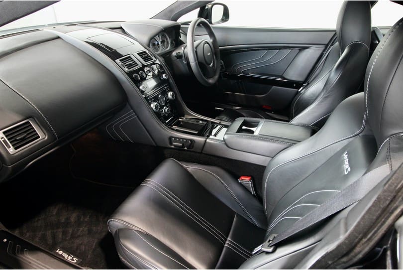 Aston Martin Vantage S The Supercar Rooms (12)