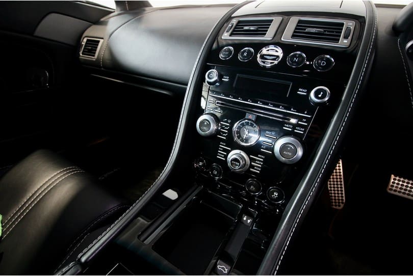 Aston Martin Vantage S The Supercar Rooms (14)