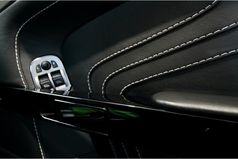 Aston Martin Vantage S The Supercar Rooms (23)