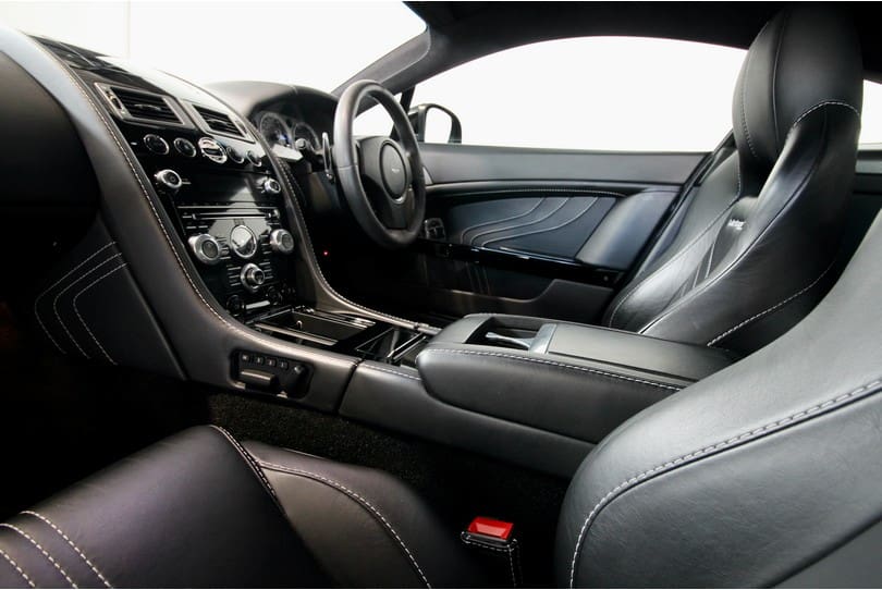 Aston Martin Vantage S The Supercar Rooms (26)