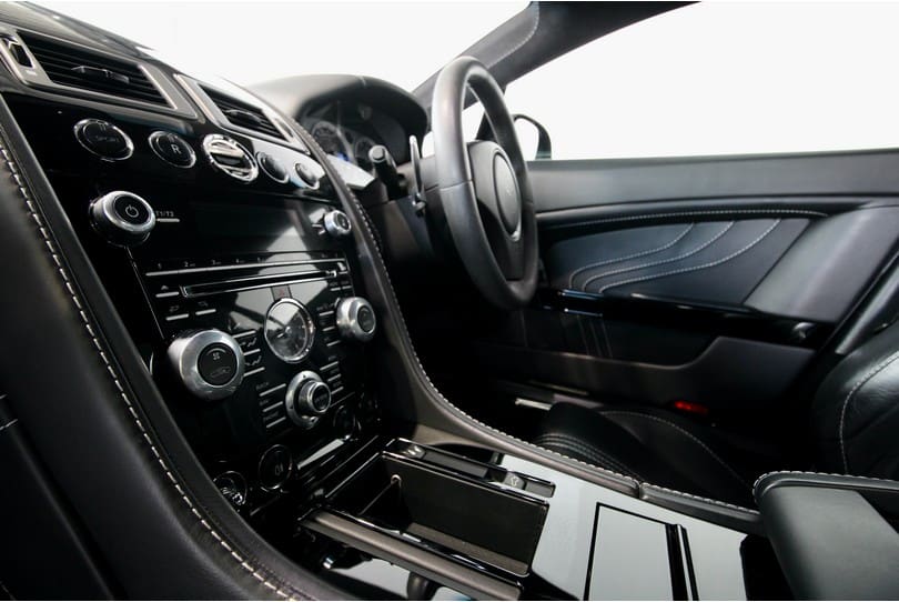 Aston Martin Vantage S The Supercar Rooms (27)