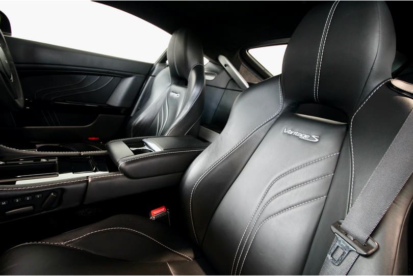 Aston Martin Vantage S The Supercar Rooms (29)