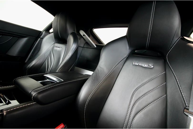 Aston Martin Vantage S The Supercar Rooms (32)