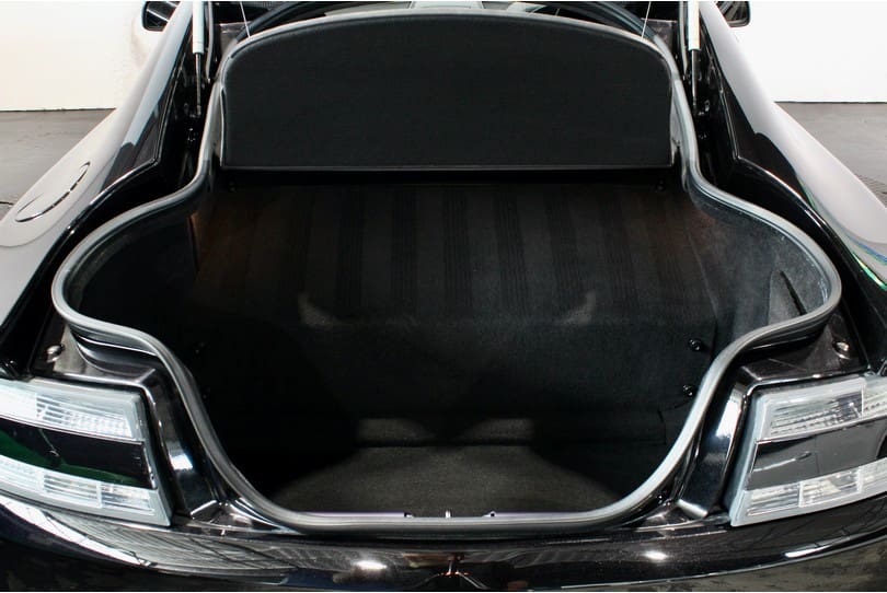 Aston Martin Vantage S The Supercar Rooms (33)