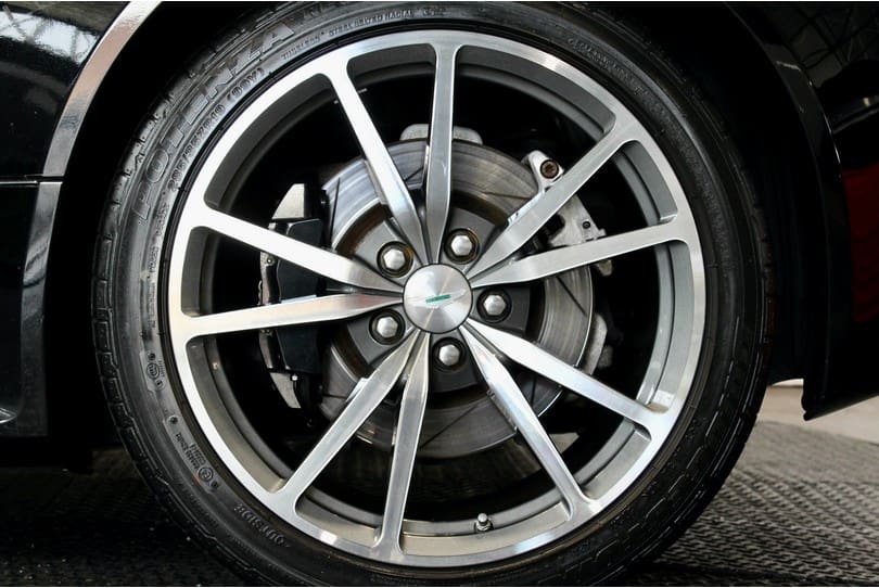 Aston Martin Vantage S The Supercar Rooms (35)