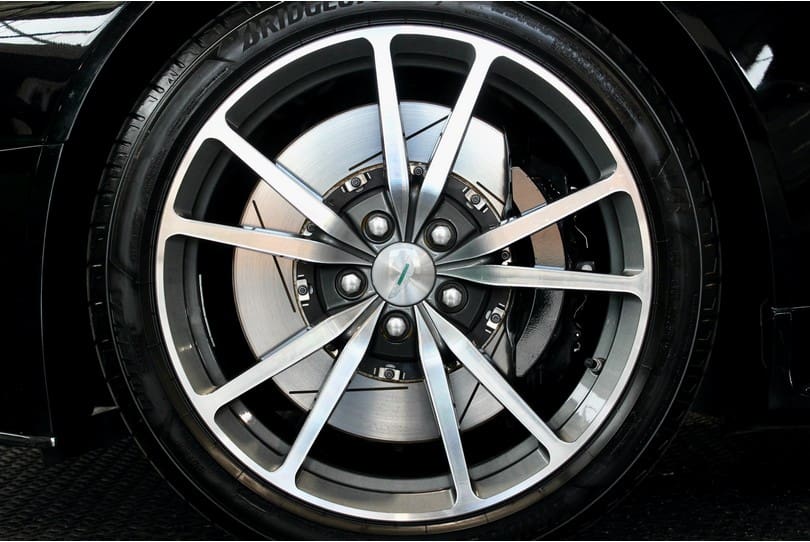 Aston Martin Vantage S The Supercar Rooms (36)