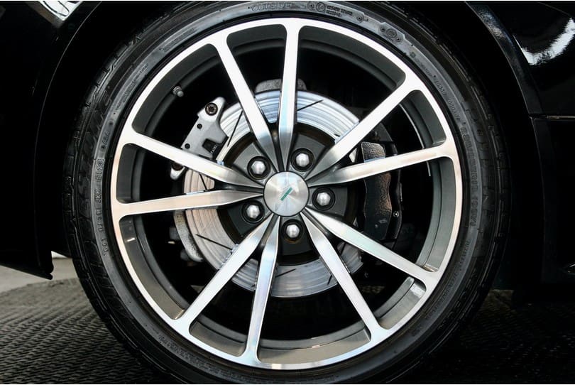 Aston Martin Vantage S The Supercar Rooms (37)