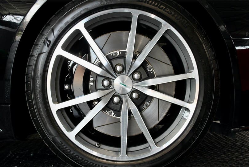 Aston Martin Vantage S The Supercar Rooms (38)