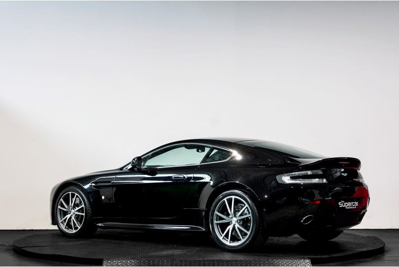 Aston Martin Vantage S The Supercar Rooms (5)