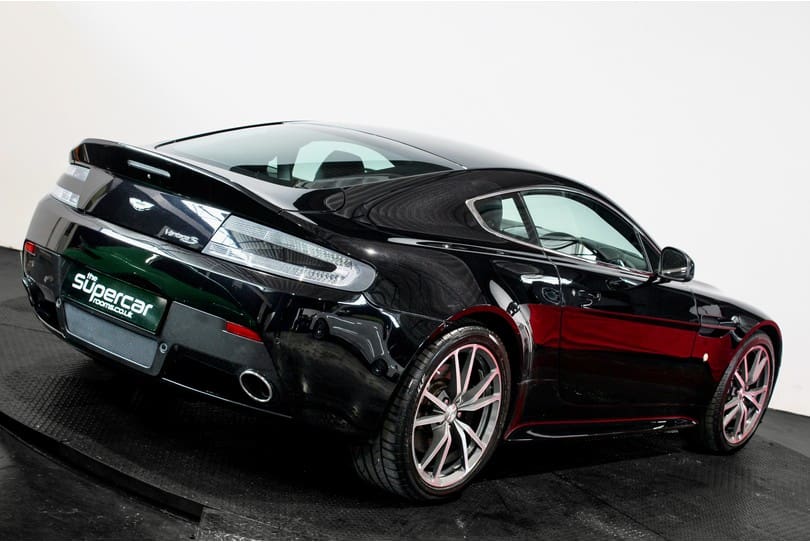 Aston Martin Vantage S The Supercar Rooms (59)