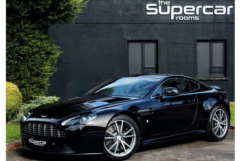 Aston Martin Vantage S The Supercar Rooms (60)
