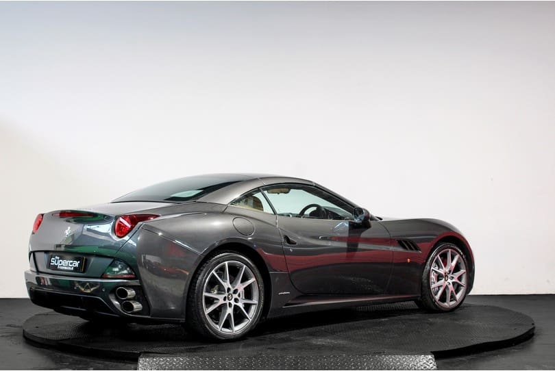 Ferrari California 30 The Supercar Rooms (11)