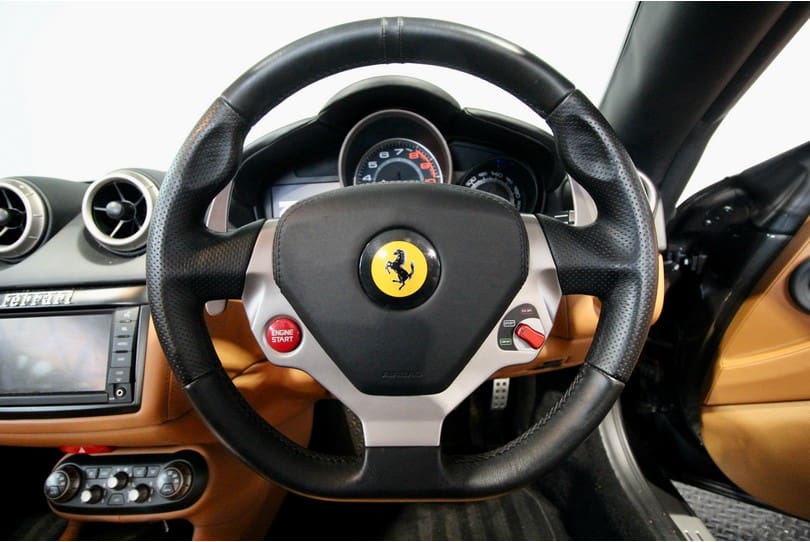 Ferrari California 30 The Supercar Rooms (15)