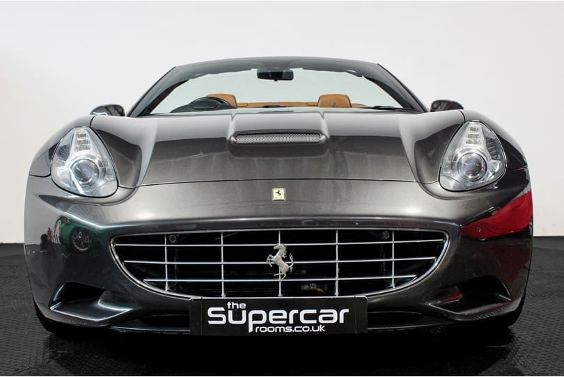 Ferrari California 30 The Supercar Rooms (48)