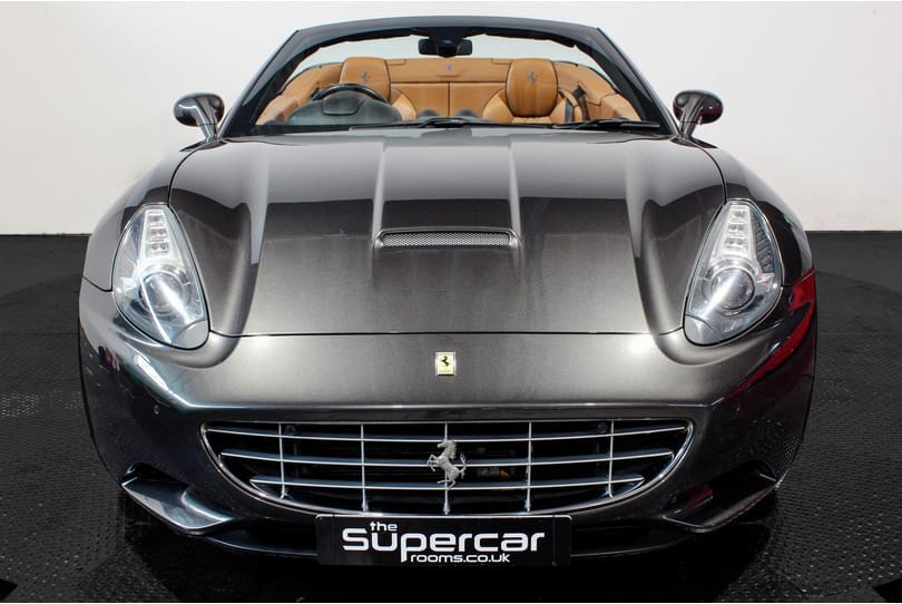 Ferrari California 30 The Supercar Rooms (49)
