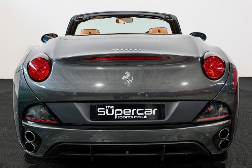 Ferrari California 30 The Supercar Rooms (50)