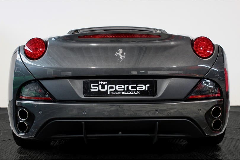 Ferrari California 30 The Supercar Rooms (51)
