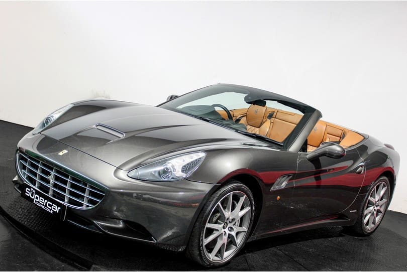 Ferrari California 30 The Supercar Rooms (54)