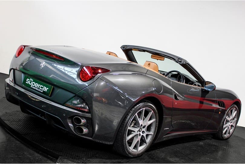 Ferrari California 30 The Supercar Rooms (55)