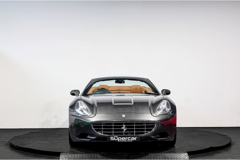 Ferrari California 30 The Supercar Rooms (8)